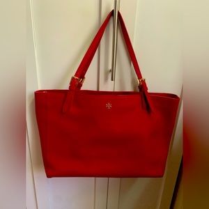 Tory Burch York Buckle Tote - Red Saffiano Leather